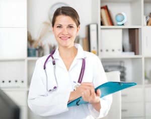 Polyclinics vs. Hospitals in Dubai